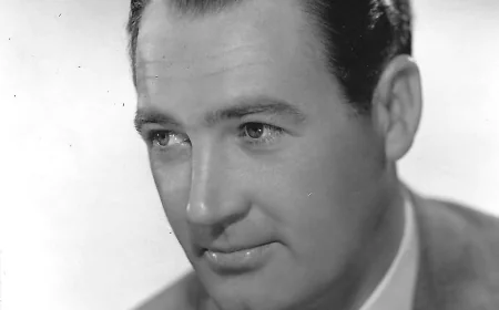 Ian Hunter Net Worth, Relationships, Age/Birthdate & Birthday Facts