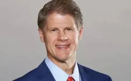 Clark Hunt Net Worth, Relationships, Age/Birthdate & Birthday Facts