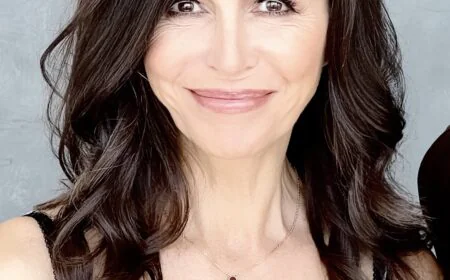 Finola Hughes Net Worth, Relationships, Age/Birthdate & Birthday Facts