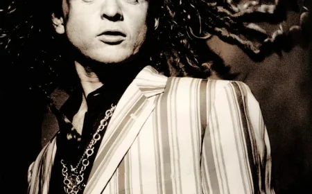 Mick Hucknall Net Worth, Relationships, Age/Birthdate & Birthday Facts