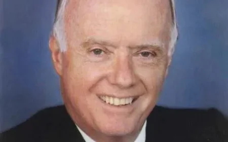 Amo Houghton Net Worth, Relationships, Age/Birthdate & Birthday Facts