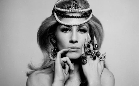 Jane Holzer Net Worth, Relationships, Age/Birthdate & Birthday Facts