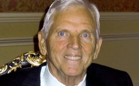 Robert Holding Net Worth, Relationships, Age/Birthdate & Birthday Facts