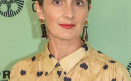 Gaby Hoffmann Net Worth, Relationships, Age/Birthdate & Birthday Facts