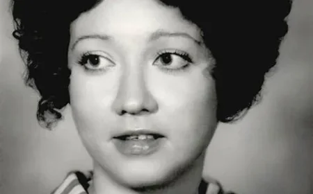 S. E. Hinton Net Worth, Relationships, Age/Birthdate & Birthday Facts