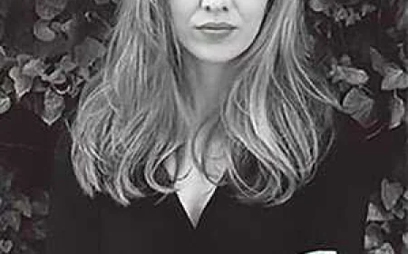 Laura Hillenbrand Net Worth, Relationships, Age/Birthdate & Birthday Facts