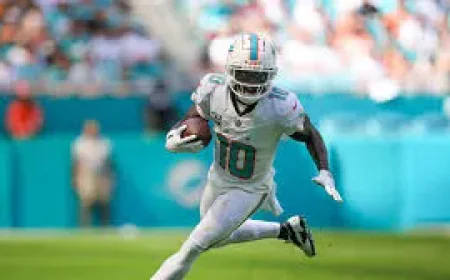 Tyreek Hill Net Worth, Relationships, Age/Birthdate & Birthday Facts