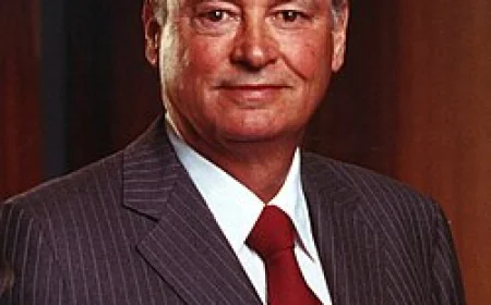 Barron Hilton Net Worth, Relationships, Age/Birthdate & Birthday Facts