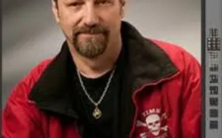 Jonathan Hillstrand Net Worth, Relationships, Age/Birthdate & Birthday Insights