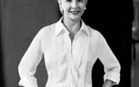 Carolina Herrera Net Worth, Relationships, Age/Birthdate & Birthday Facts