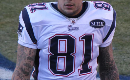 Aaron Hernandez Net Worth, Relationships, Age/Birthdate & Birthday Insights