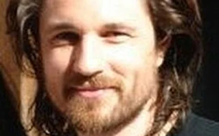 Martin Henderson Net Worth, Relationships, Age/Birthdate & Birthday Facts