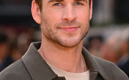 Liam Hemsworth Net Worth, Relationships, Age/Birthdate & Birthday Facts