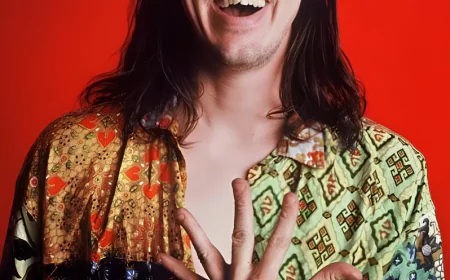 Gibby Haynes Net Worth, Relationships, Age/Birthdate & Birthday Facts