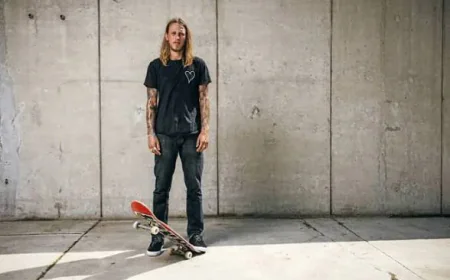 Riley Hawk Net Worth, Relationships, Age/Birthdate & Birthday Facts