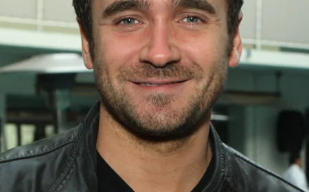 Allan Hawco Net Worth, Relationships, Age/Birthdate & Birthday Facts