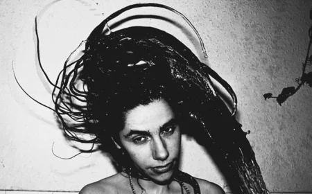 PJ Harvey Net Worth, Relationships, Age/Birthdate & Birthday Facts