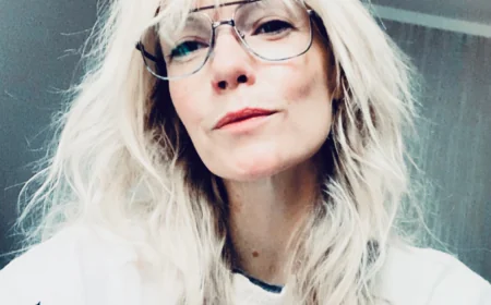 Laura Harris Net Worth, Relationships, Age/Birthdate & Birthday Facts