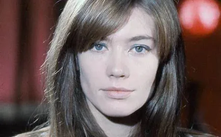 Françoise Hardy Net Worth, Relationships, Age/Birthdate & Birthday Facts
