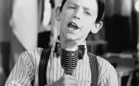 Bug Hall Net Worth, Relationships, Age/Birthdate & Birthday Facts