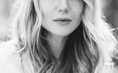 Kristen Hager Net Worth, Relationships, Age/Birthdate & Birthday Facts