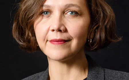 Maggie Gyllenhaal Net Worth, Relationships, Age/Birthdate & Birthday Facts
