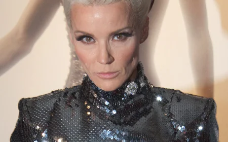 Daphne Guinness Net Worth, Relationships, Age/Birthdate & Birthday Facts