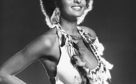 Pam Grier Net Worth, Relationships, Age/Birthdate & Birthday Facts