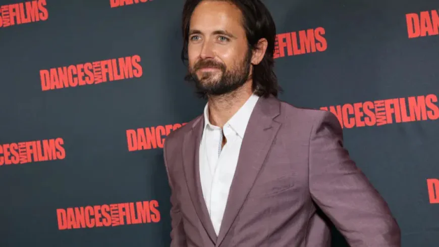Justin Chatwin Net Worth, Relationships, Age/Birthdate & Birthday
