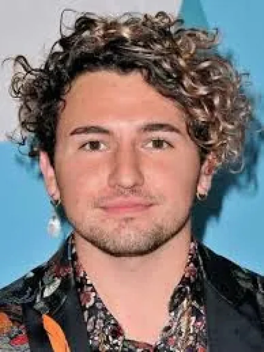 JC Caylen Net Worth, Relationships, Age/Birthdate & Birthday