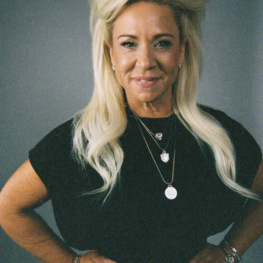 Theresa Caputo Net Worth, Relationships, Age/Birthdate & Birthday