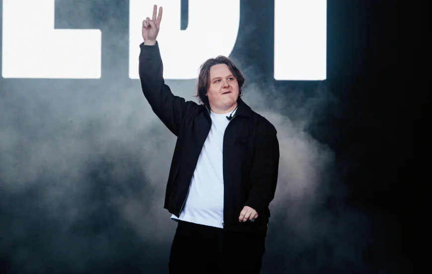 Lewis Capaldi Net Worth, Relationships, Age/Birthdate & Birthday