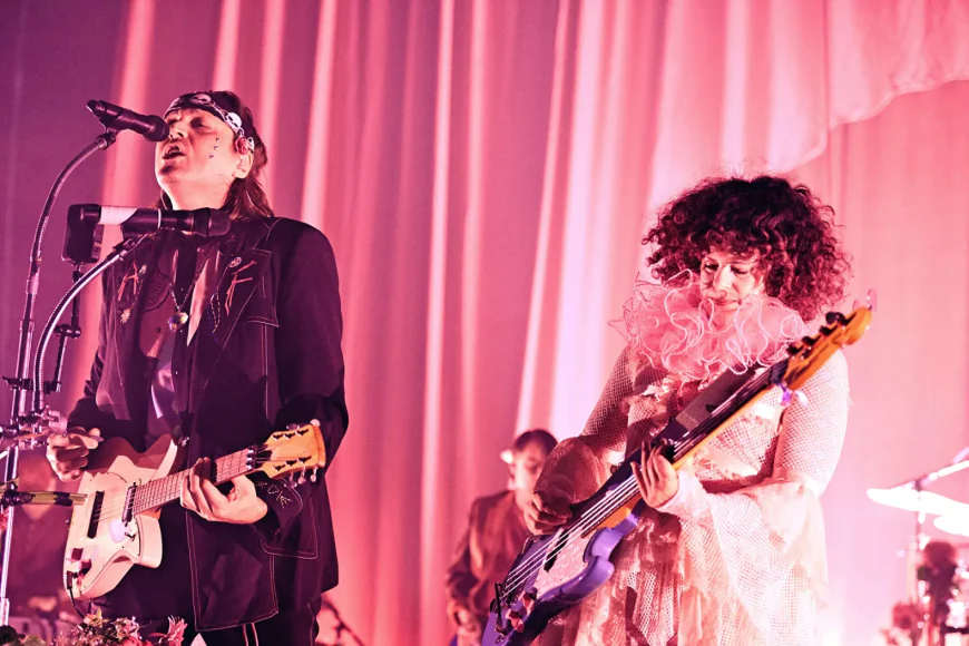 Win Butler Net Worth, Relationships, Age/Birthdate & Birthday