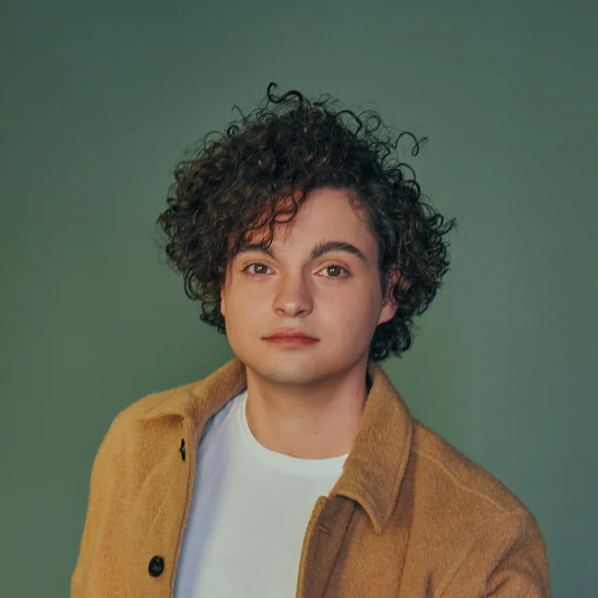 Max Burkholder Net Worth, Relationships, Age/Birthdate & Birthday