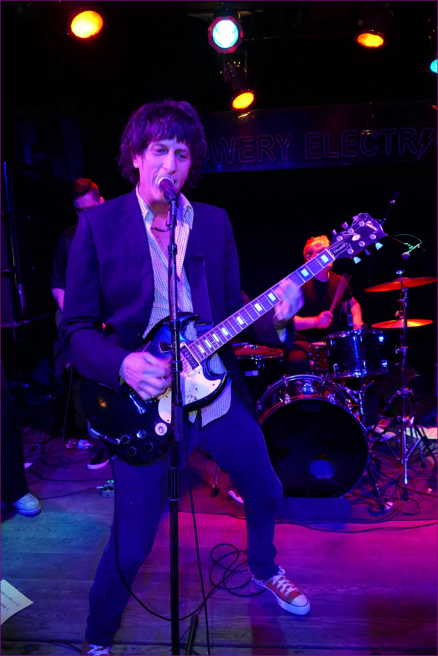 Mickey Leigh Net Worth, Relationships, Age/Birthdate & Birthday Facts