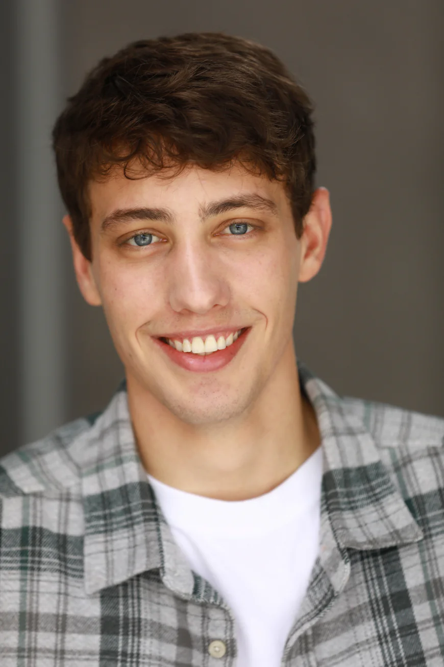 Ryan Lee Net Worth, Relationships, Age/Birthdate & Birthday Facts