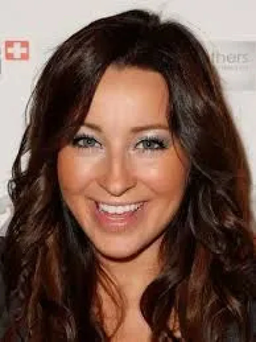 Ashley Leggat Net Worth, Relationships, Age/Birthdate & Birthday Facts