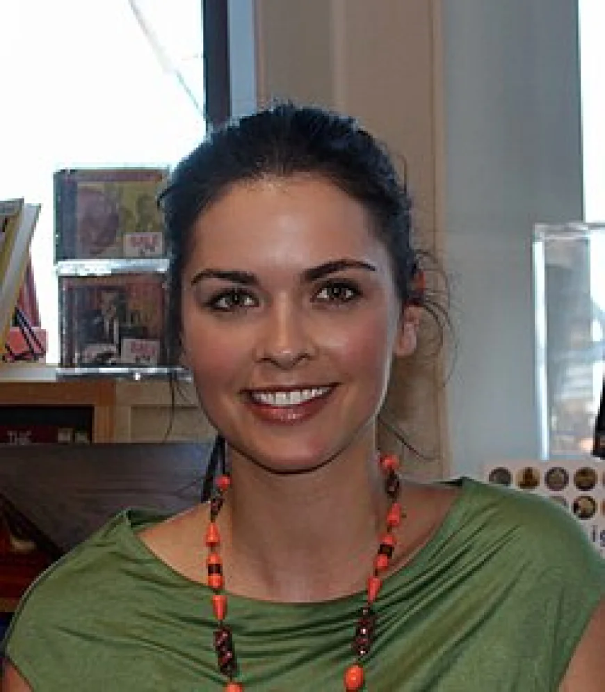 Katie Lee Joel Net Worth, Relationships, Age/Birthdate & Birthday Facts