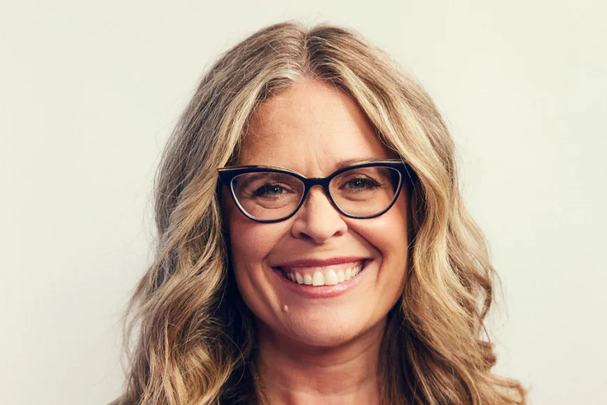 Jennifer Lee Net Worth, Relationships, Age/Birthdate & Birthday Facts