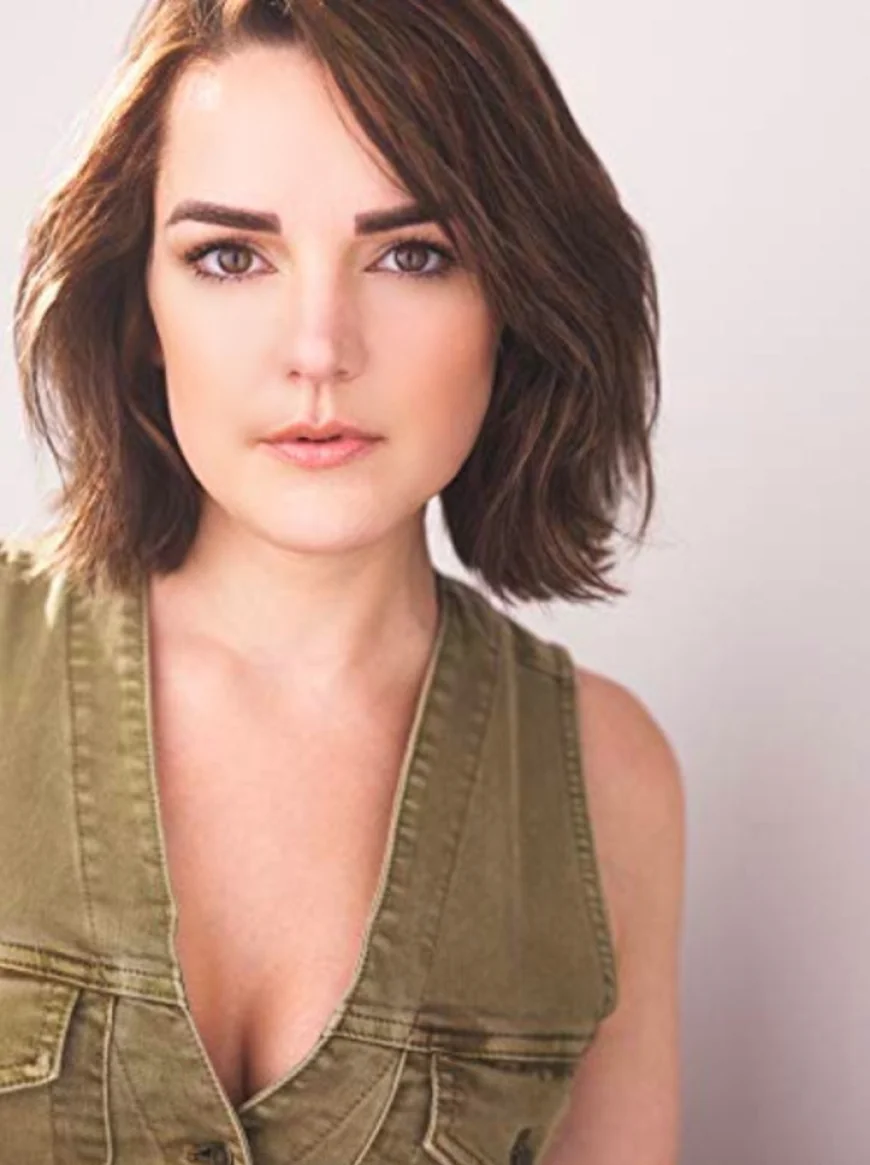 Laura-Leigh Net Worth, Relationships, Age/Birthdate & Birthday Facts