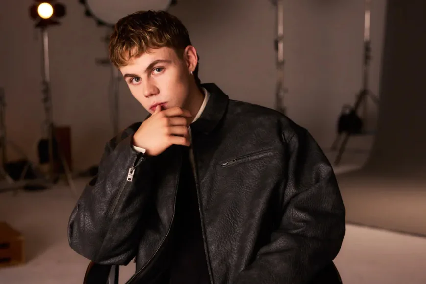 The Kid Laroi Net Worth, Relationships, Age/Birthdate & Birthday Facts