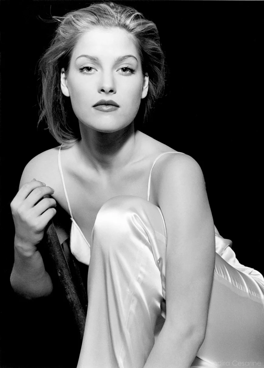 Ali Larter Net Worth, Relationships, Age/Birthdate & Birthday Facts