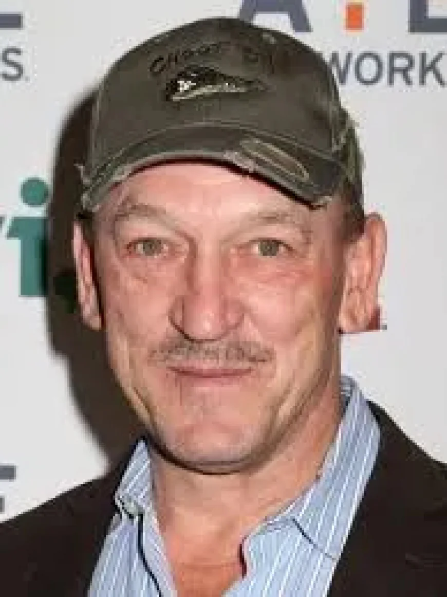 Troy Landry Net Worth, Relationships, Age/Birthdate & Birthday Facts