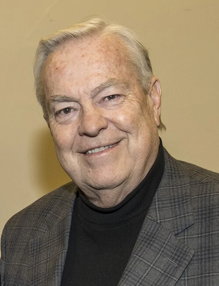 Bill Kurtis Net Worth, Relationships, Age/Birthdate & Birthday Facts