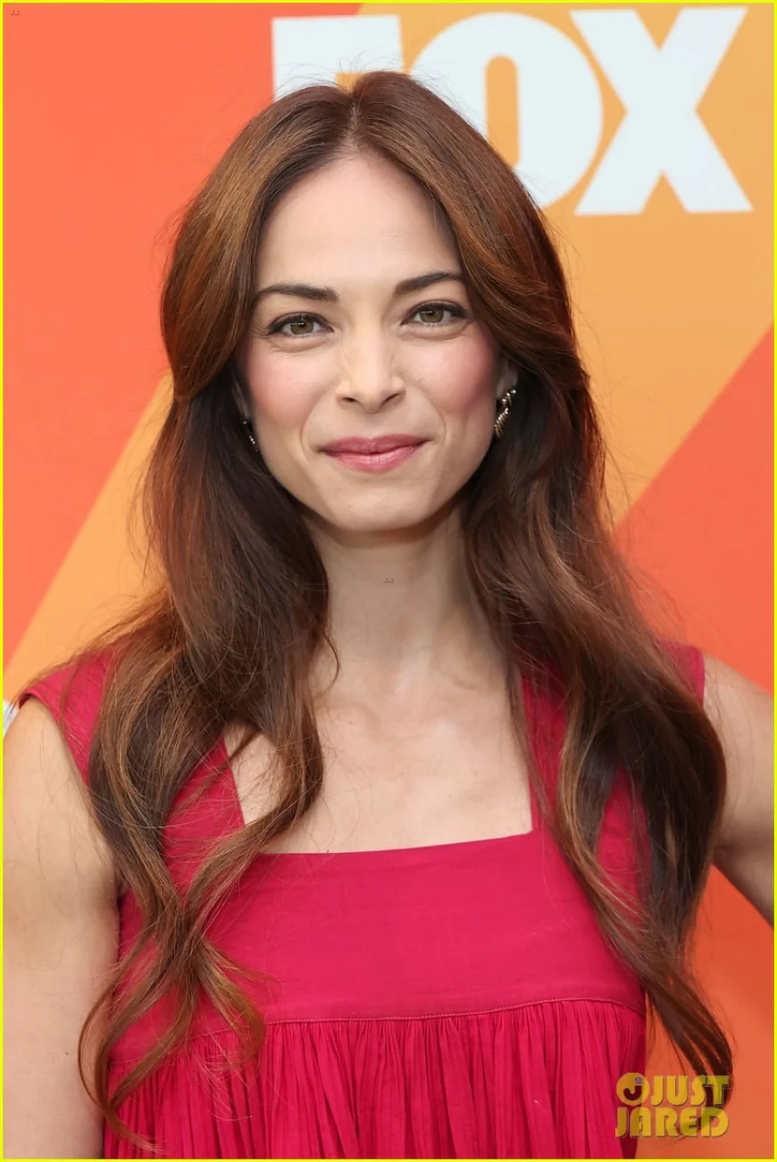 Kristin Kreuk Net Worth, Relationships, Age/Birthdate & Birthday Facts