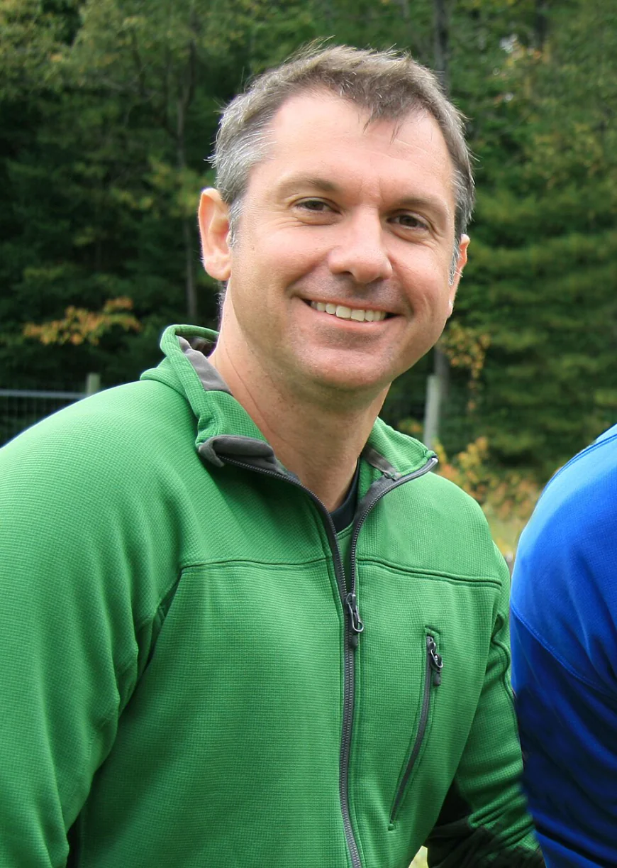 Chris Kratt Net Worth, Relationships, Age/Birthdate & Birthday Facts