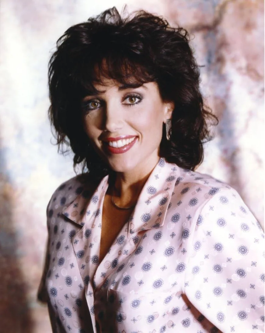 Stepfanie Kramer Net Worth, Relationships, Age/Birthdate & Birthday Facts