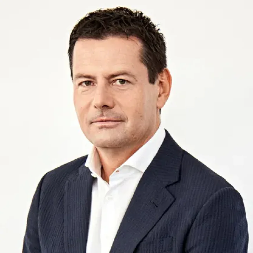 Karel Komarek Net Worth, Relationships, Age/Birthdate & Birthday Facts