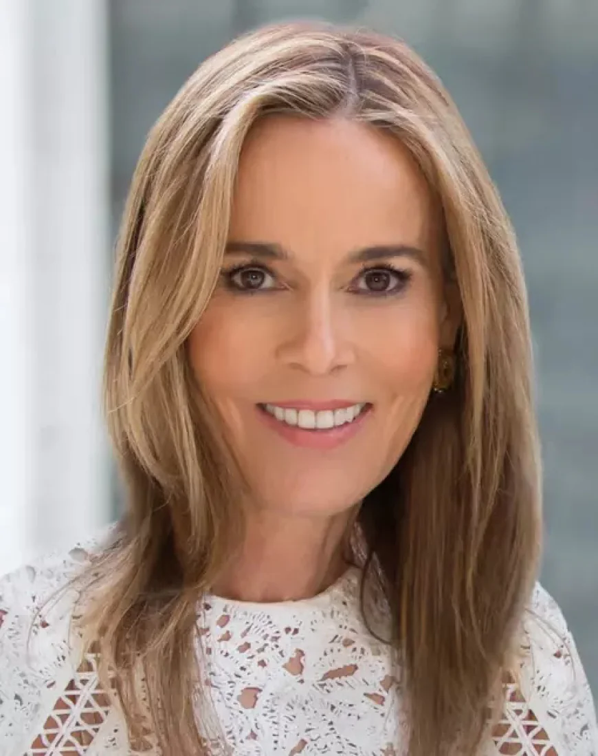 Julia Flesher Koch Net Worth, Relationships, Age/Birthdate & Birthday Facts