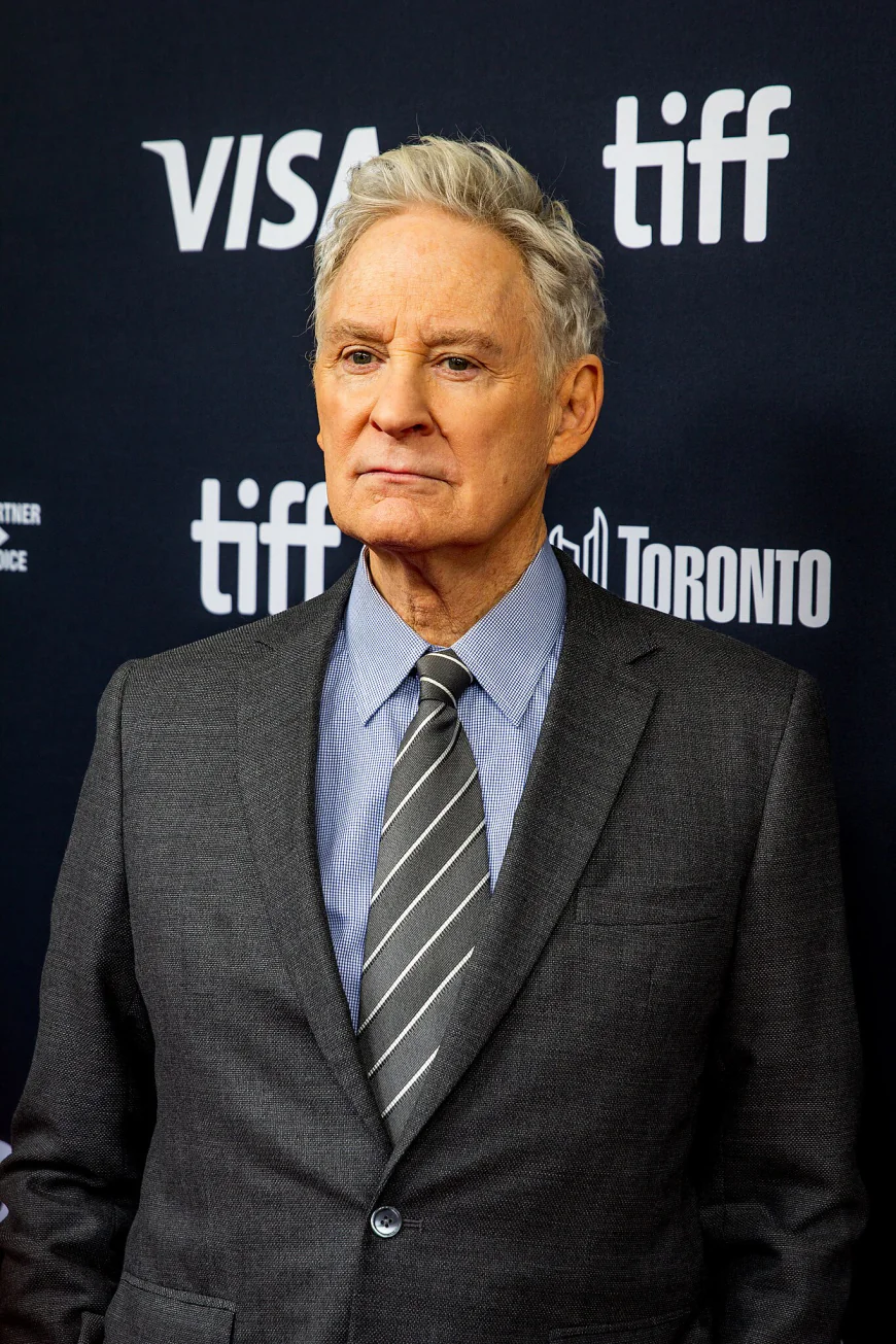 Kevin Kline Net Worth, Relationships, Age/Birthdate & Birthday Facts